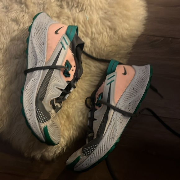 EUC Nike Pegasus Trail 2 - Women’s - Picture 6 of 7